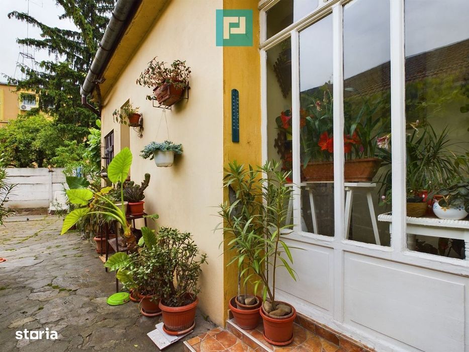 Apartament la casă cu 3 camere în Pârneava