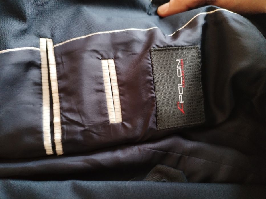 Официален костюм