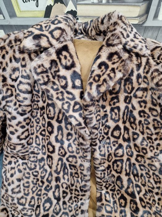 Продаю шубу леопардовый принт