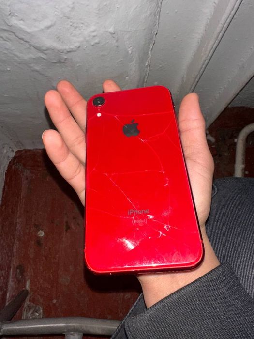 айфон Xr 64 гб.