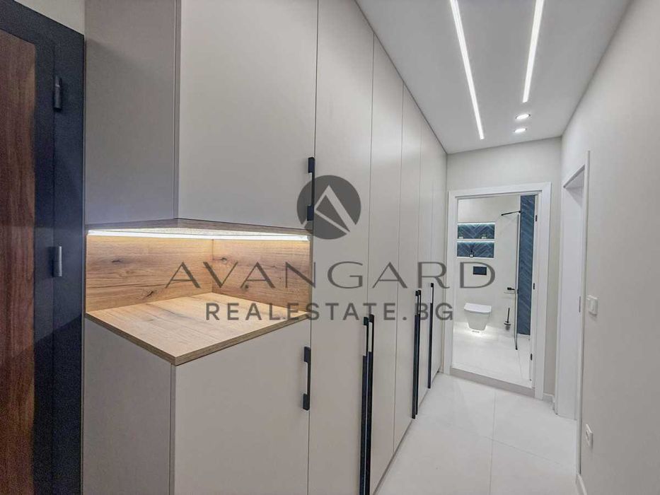 Продава се Двустаен апартамент в Пловдив, Център - 85 кв.м за 2165 €/кв.м - Снимка #4