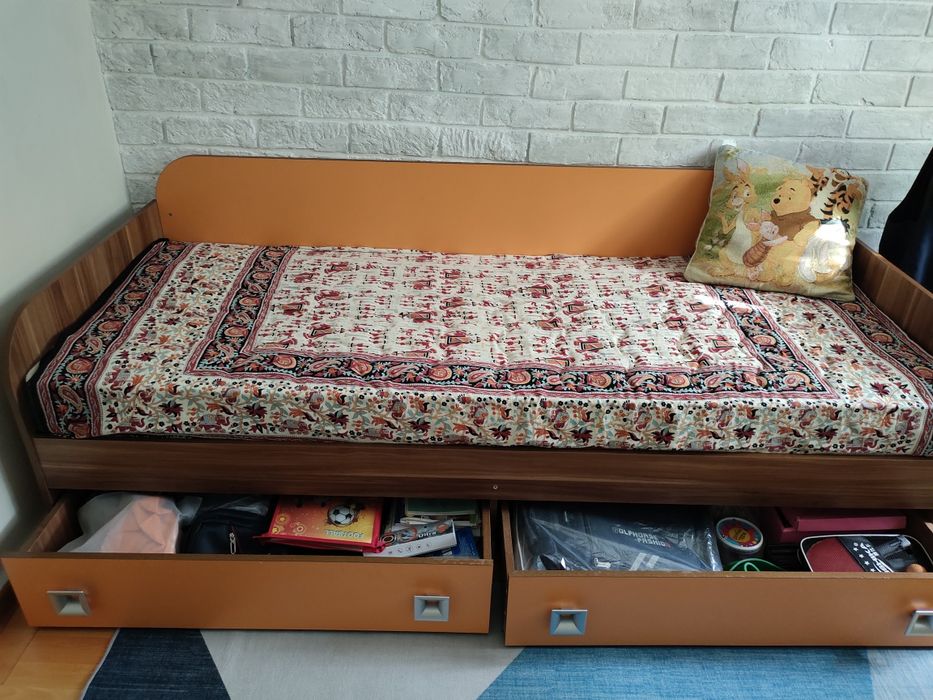 Продам кровать детскую