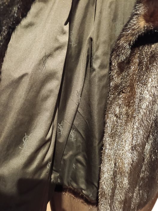Haina din blana de nurca, YSL originala
