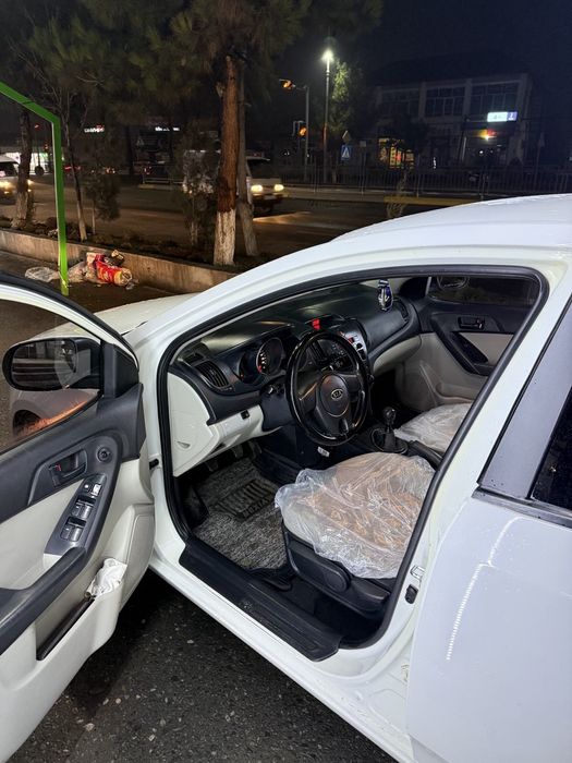 Kia Forte srochno