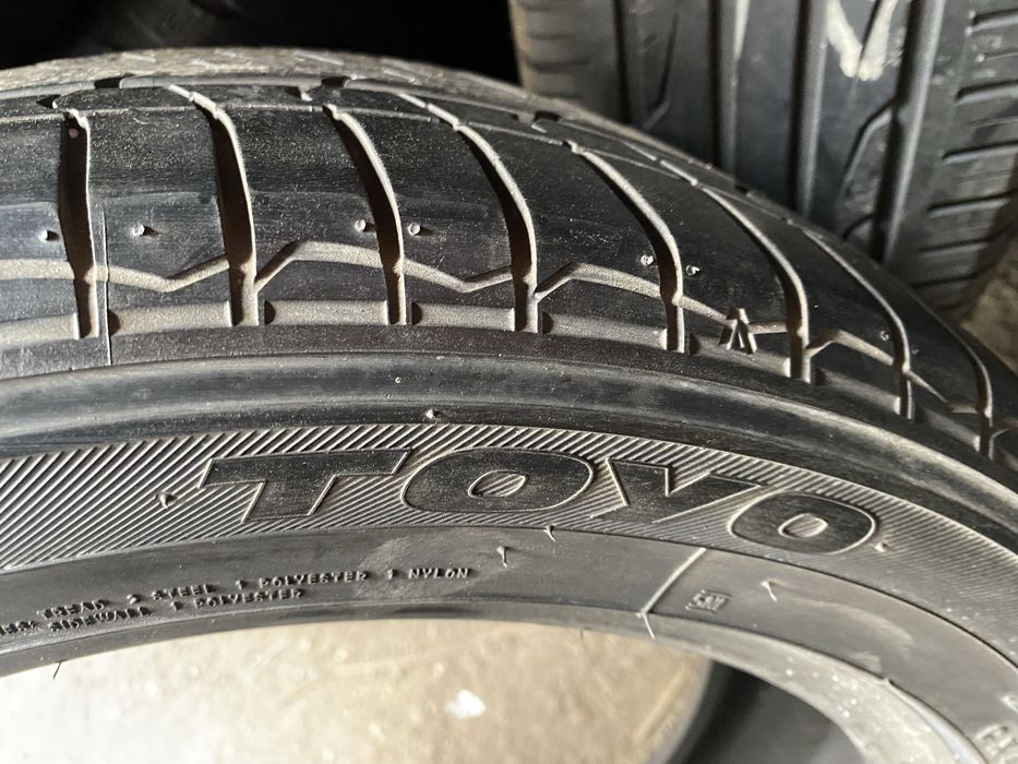 Шины 215/50/17 пара бу TOYO