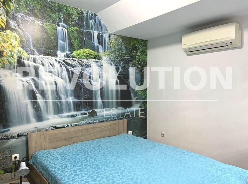 Дава се под наем Двустаен апартамент в Варна, Център - 60 кв.м за 648.21 € - Снимка #2