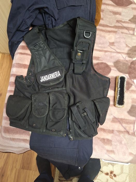 combinezon,vestă,sac port mască,toc pistol