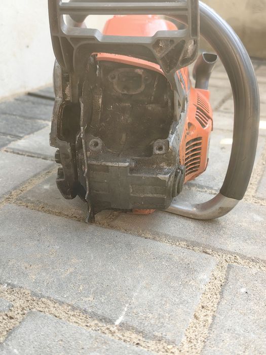 Drujbă Husqvarna 550 XP – pentru piese sau reparat