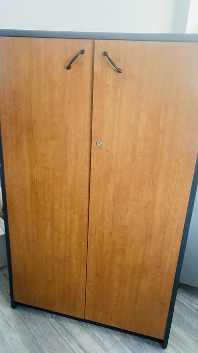 Срочно продам шкаф маленький