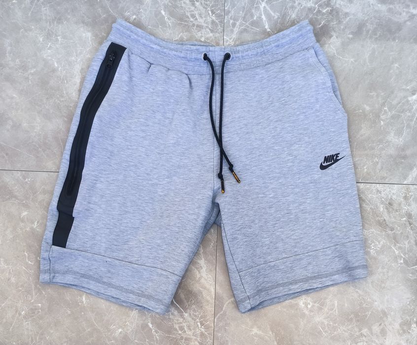 Nike Tech Fleece размер M къси панталони