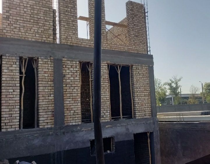 Uy qurish xizmati  Fundamentdan tomgacha