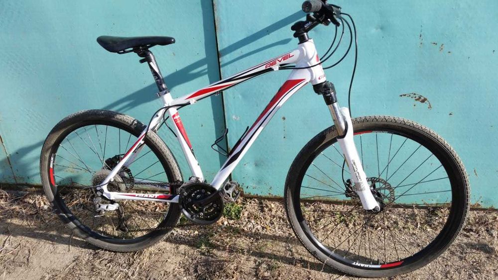 Велосипед Giant Revel