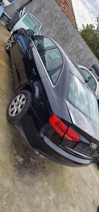 Usi audi a4 b8 LZ9Y usa neagra audi a4 b8 LZ9Y