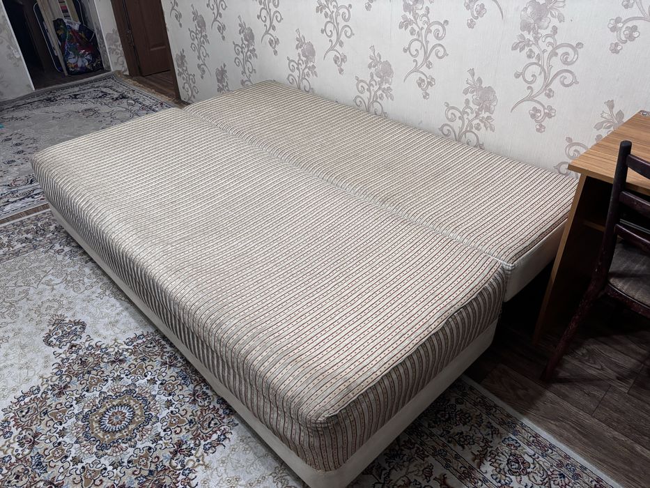 Диван в отличном состоянии