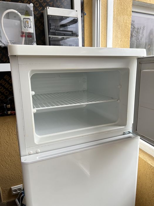 Frigider Zanussi CT235 – 235L, Congelator, 140 cm, Perfect Funcțional