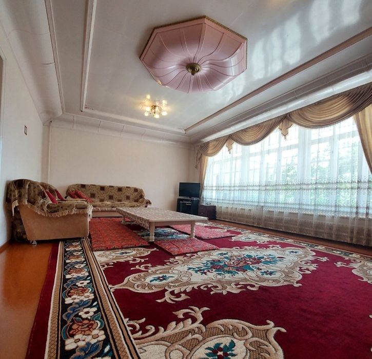 Продаётся дом в мах. Мевазор в М.Улугбексом районе напротив Карасу-6.