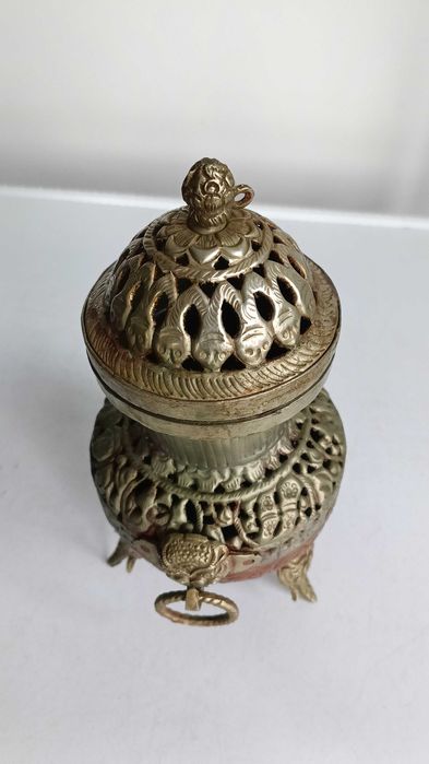 Тибетска, медна , старинна кадилница ,съд за прекадяване на тамян.