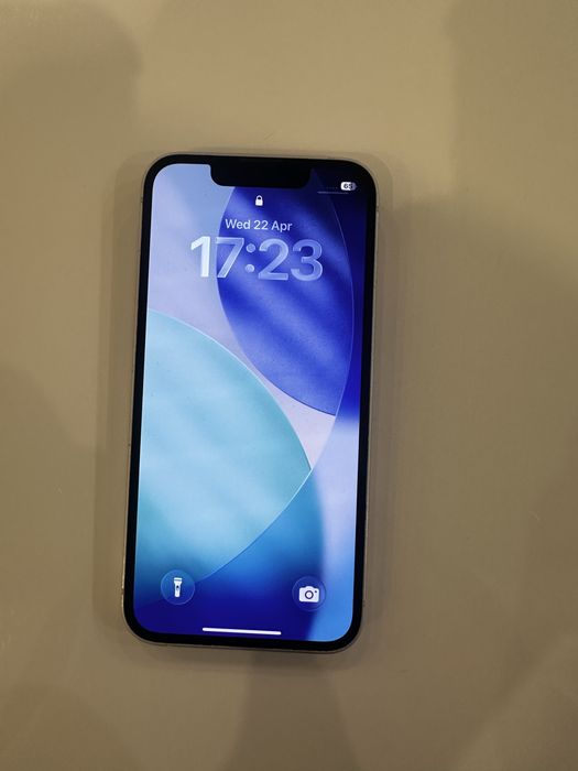 Iphone 13 mini 128GB + оригинално зарядно