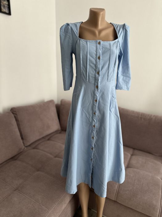 Rochiță super elastică , ca și nouă , peste genunchi