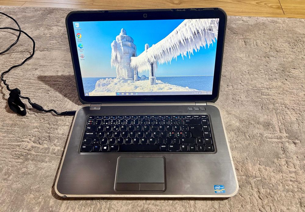 Laptop Dell i7 ssd 250 gb tastatura iluminata