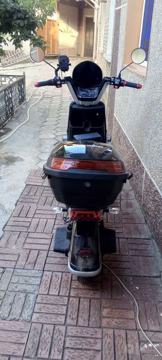 Скутер DRONGO R16