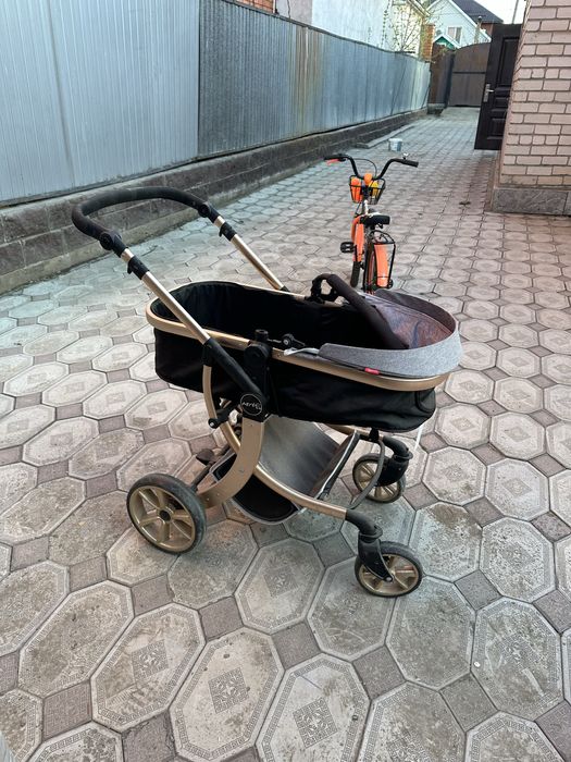 Продам детскую коляску