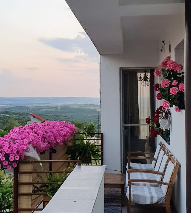 Persoana fizica - Apartament 3 camere 82 mp Bucium