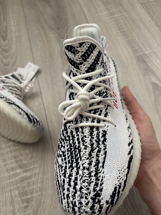 Yeezy Boost 350 V2 Zebra