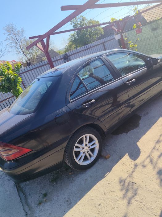 Vând sau schimb Mercedes Benz