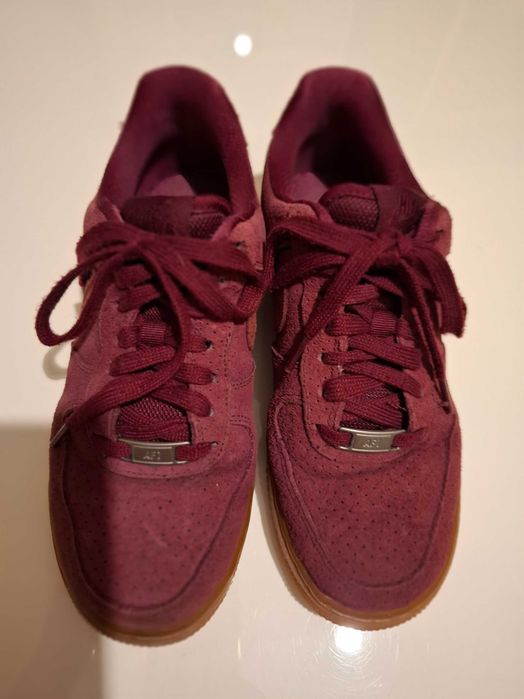 Обувки на марката NIKE, номер 36