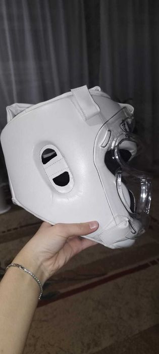 Шлем для каратэ, практически новый