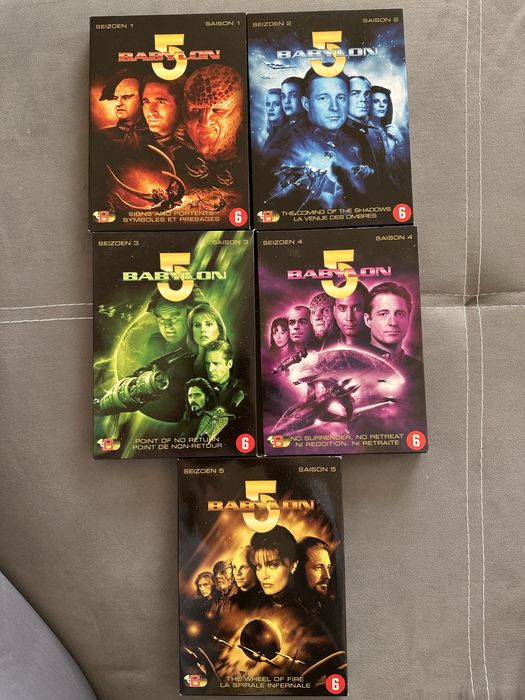 Сериали Big Bang Theory - Nikita - Homeland - Gotham - Scrubs и други