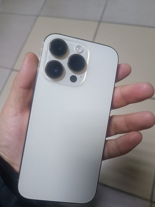 Продам Айфон 14 про