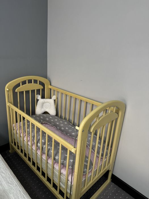 Продам манеж в отличном состояни с матрасом