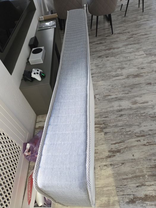 Продам матрас 2*0,8 в отличном состоянии