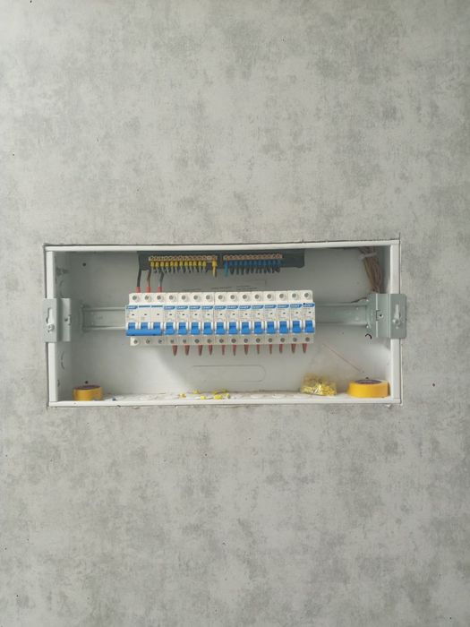 Электрик, Elektirik, xizmati 9 yillik tajriba katta proektlar.