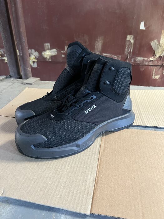 Vand bocanci protectie Uvex marimea 45