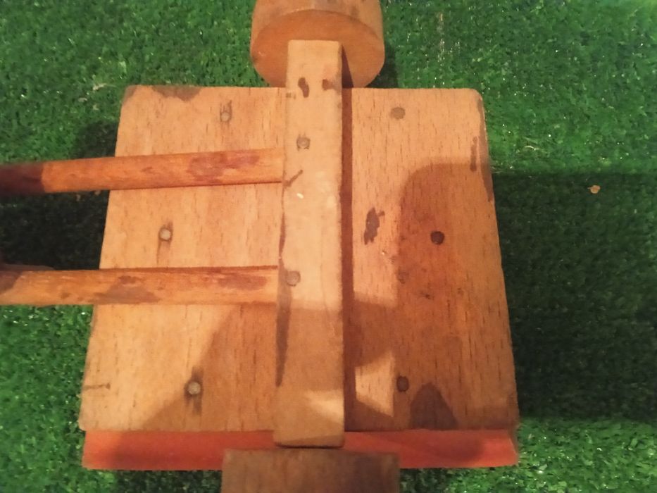 Ретро дървено магаренце с каручка . .