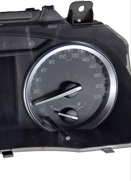 Toyota highlander  щиток панель приборов европеец в км