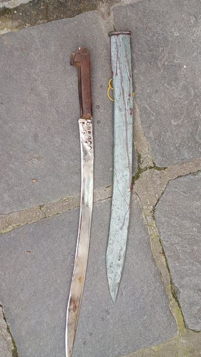 Прибори за хранене+ Мачете в кания