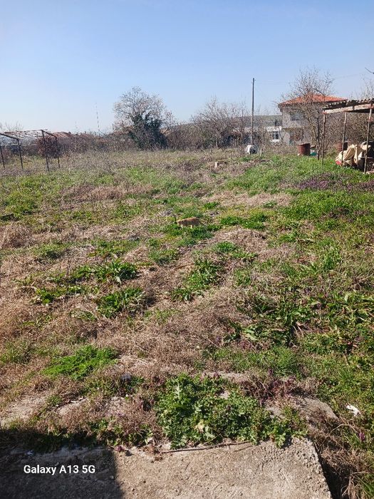 Обработваема земя Отдават 2дка 2ра кат.зем.земя в Черни връх общ.Камен