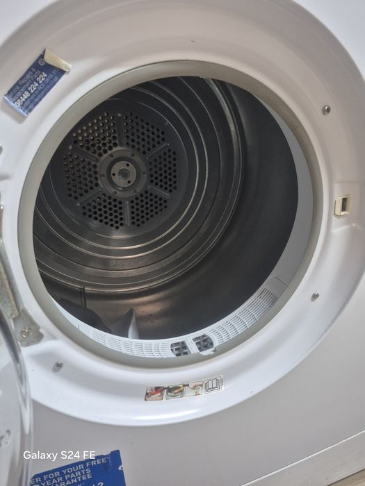 Masina de uscat haine Indesit