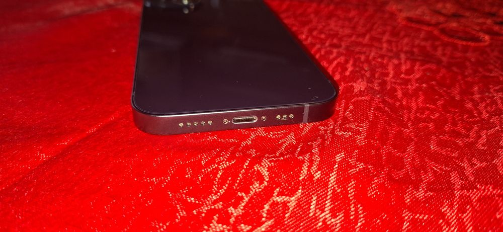 Iphone 14  /  128 Gg