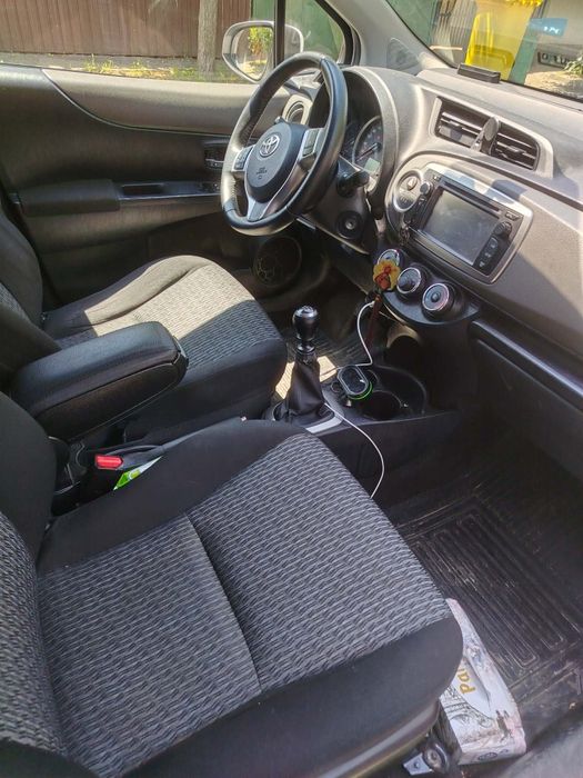 TOYOTA Yaris 2013 — imagine 5