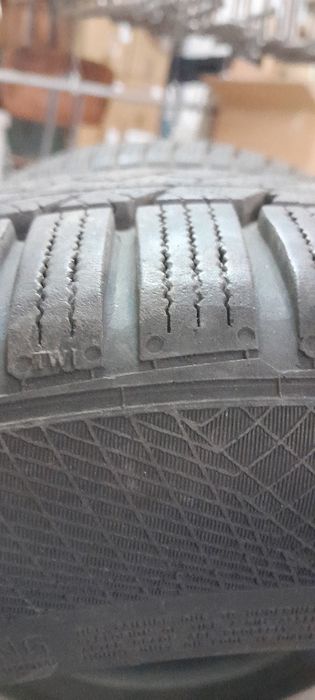 Anvelope continental 100 lei ambele