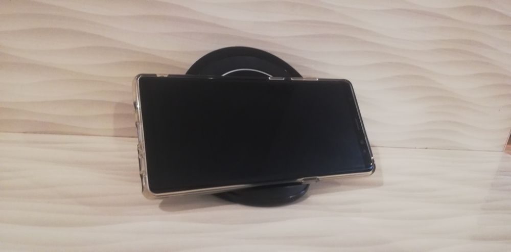 Продаётся сетовая зарядка Samsung