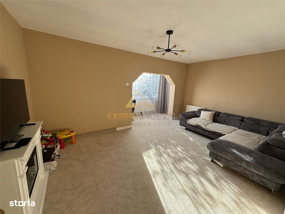 Apartament de vanzare 3 camere + garaj Str. Moldovei