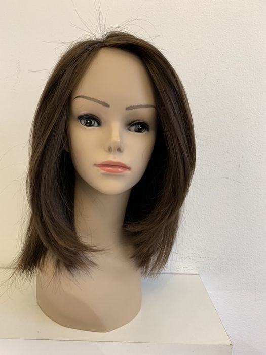 Peruca din par natural lucrata manual