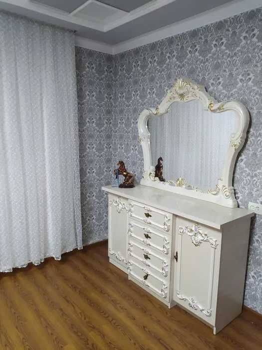 Спальный гарнитур б/у идеальном состояние