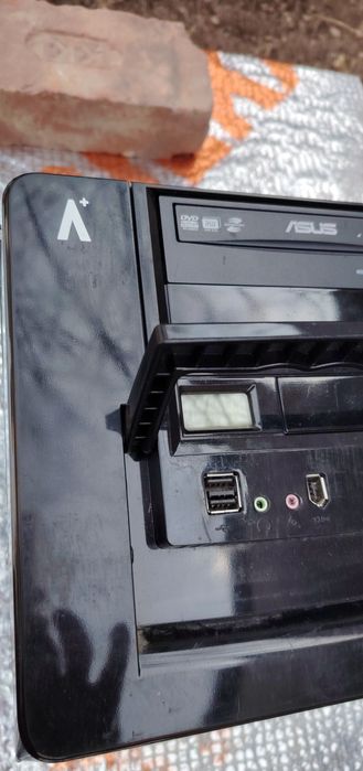 Pc pe comanda.  Mem2 G/ Hdd 360.